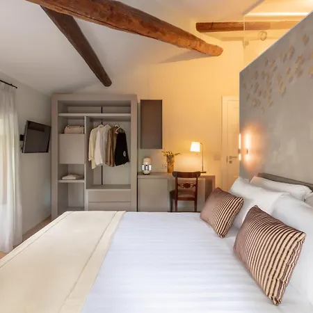 Deconcept House Affittacamere *