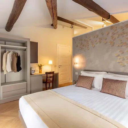 Deconcept House Konukevi Roma