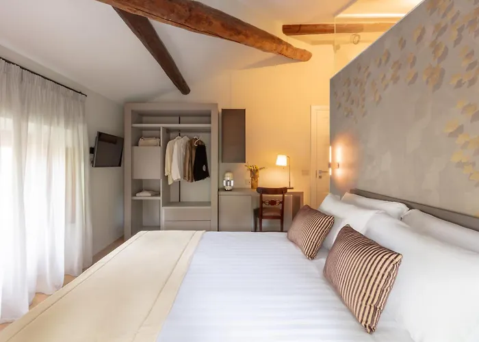 Deconcept House Πανσιόν 4*